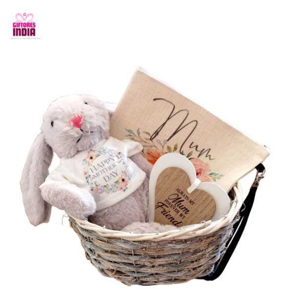 Adoring moms hamper